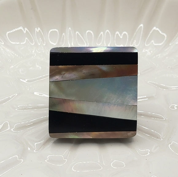 Small Cool Inlay Abalone Square Ring Sz 5.25 - Picture 8 of 12